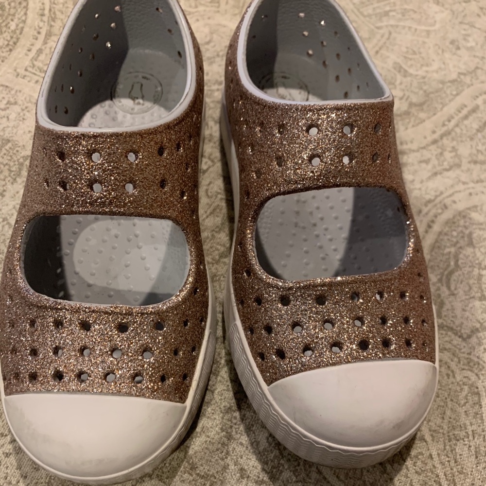 Native Maryjane Sparkled Water Shoe.